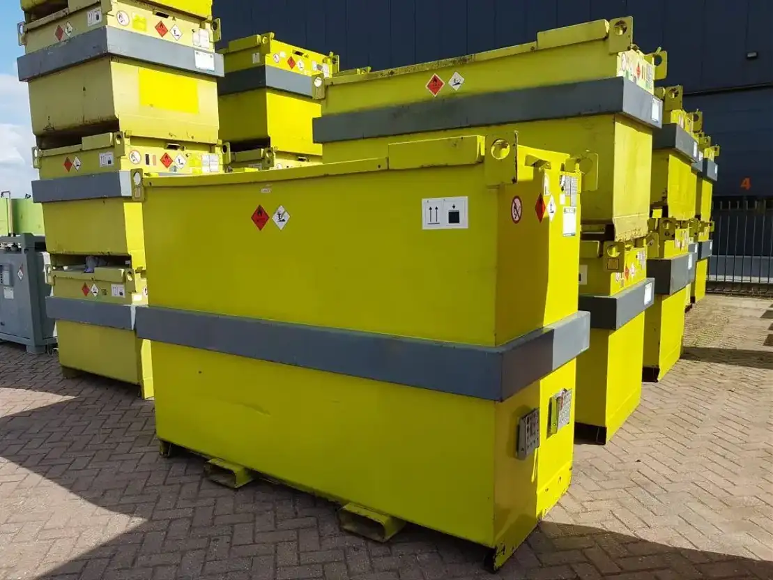 Kiwa IBC Steenbergen 2000 liter Kiwa IBC Dieseltank met handpomp