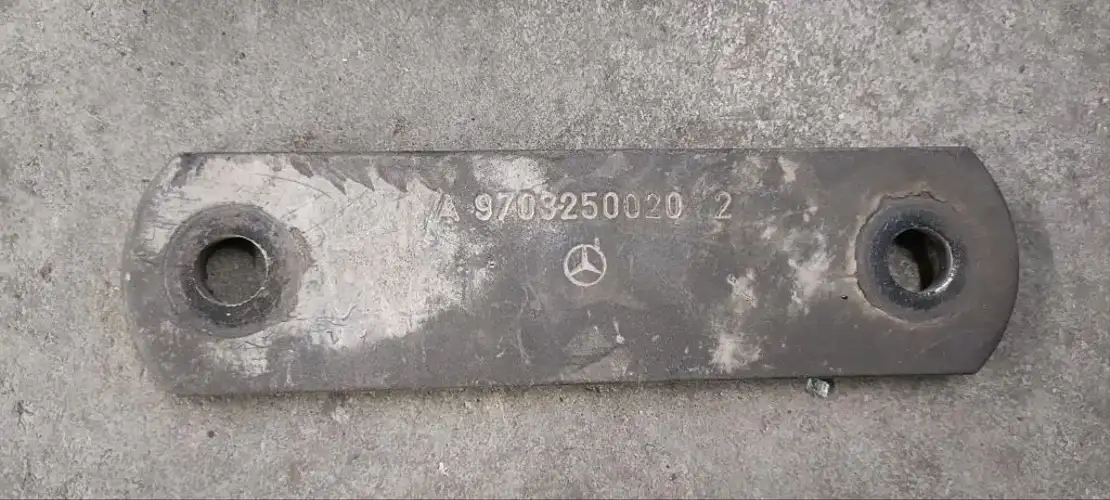Mercedes-Benz steun A9703250020 A9703260120