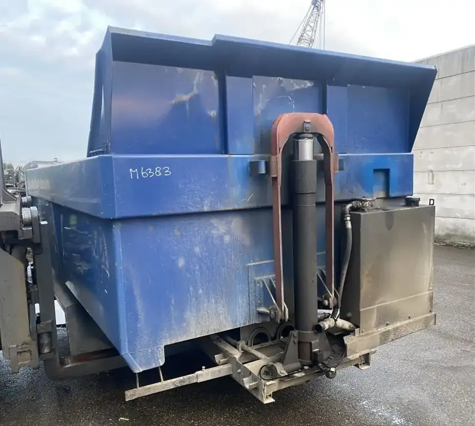 Backwards tipper steel
