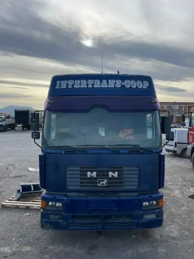 MAN 19.464 F2000