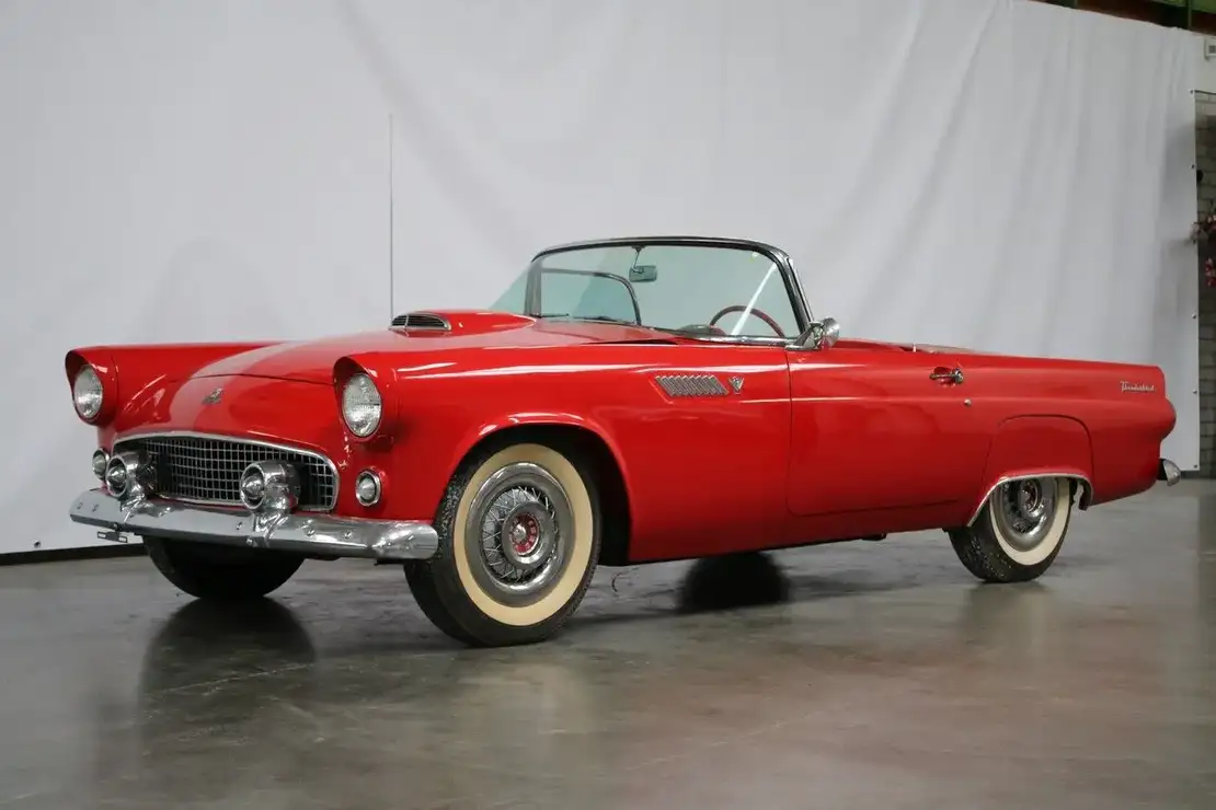 Ford Thunderbird V8